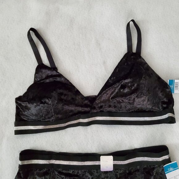 Panty & Bra Set 1X Black Velour Silver Trim Sexy rue21 - Picture 7 of 13